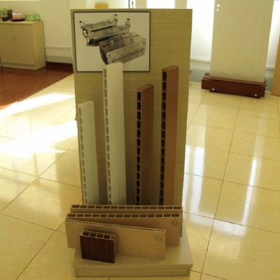 Gepolijst en elektroplaat 700 mm CPVC WPC holle deurpaneel extrusievorm Exporteur