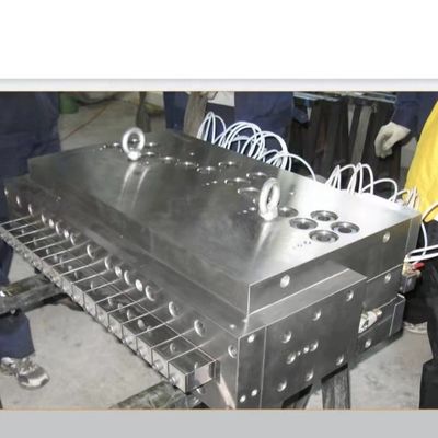 800 mm WPC deuren maken machine extrusie vorm voor klantenvereisten