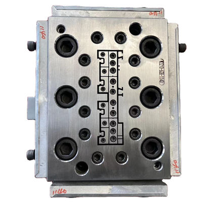PVC-extrusievorm voor profiel van basisschijven van kunststofspullen WPC-extrusieapparatuur