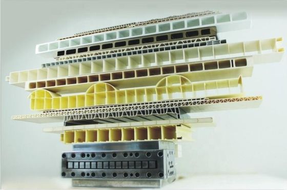 Plastic PVC WPC Hollow Door Frame Extrusion Mould voor de vervaardiging van huishoudelijke producten