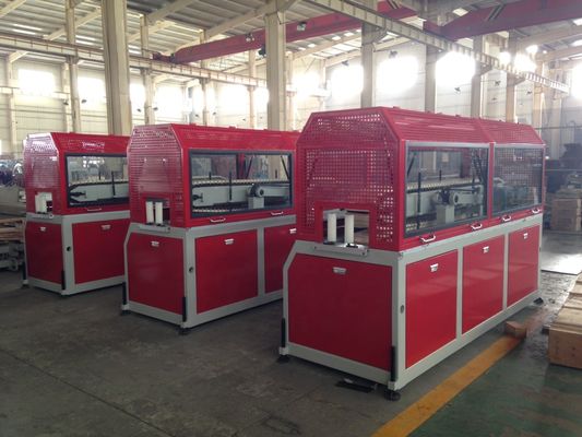 Onderhouds- en reparatiedienst voor PVC WPC-machine voor het maken van plastic profielen