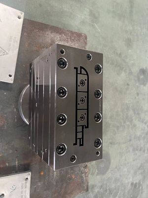 PVC Hulpprofiel Vorm en WPC Hout Plastic Door Cover Tool met AutoCAD Design