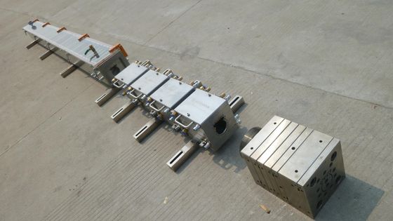WPC-dekproducten met EKO- en 3Cr17-vormmateriaal