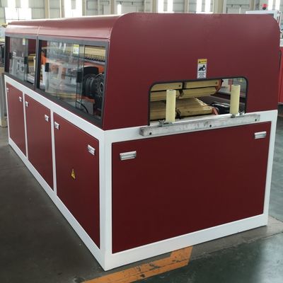 Doppelschroefde PE-profielmachine voor het maken van platen met een oppervlak van 150-200 kg/uur