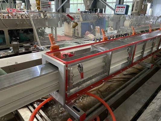 Klantgrootte PVC-profielvormmachine met AutoCAD-ontwerpsoftware