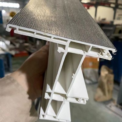 Klantgrootte PVC-profielvormmachine met AutoCAD-ontwerpsoftware