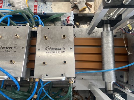 Tegenroterende conische tweescrew WPC-extrusie-machinelijn voor superieure output