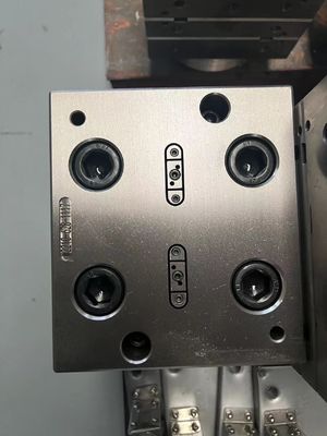 Extrusievorm voor 1 holte PVC hulpprofiel en WPC deurbedekking