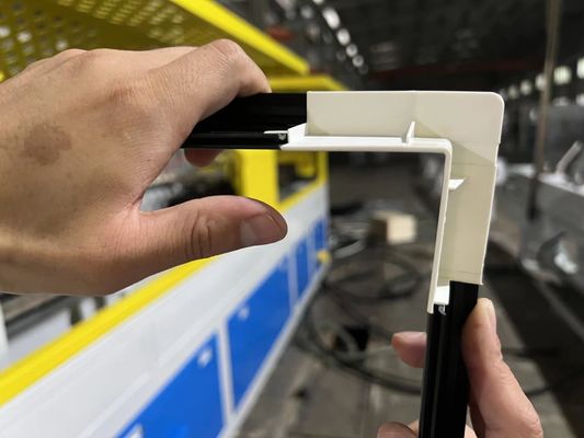 Zilveren afwerking UPVC deurrand banden vorm met aangepast ontwerp en 3CR17 materiaal