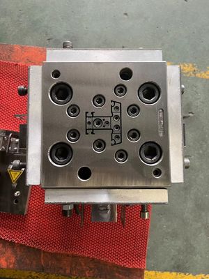 EKO UPVC Plastic Profile in klantgrootte vervaardigd door 1-holte PVC-extrusievorm