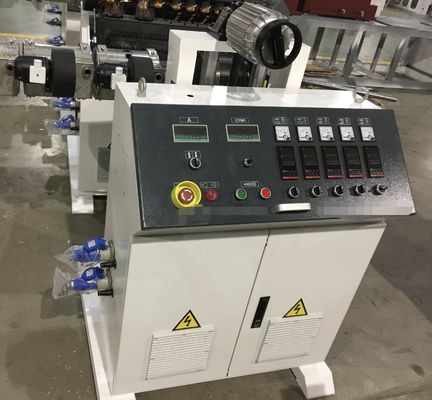 65/132mm schroefdiameter WPC deur vloer decoratief profiel bord paneel maken machine