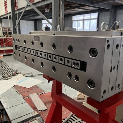 Elektroplatering Polijst Extrusie Vorm voor WPC wandpaneel Productielijn EKO Design