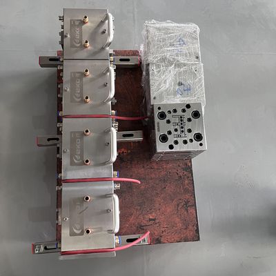 Persoonlijke grootte UPVC raam raam vorm extrusie lijn met elektroplatering polijsten