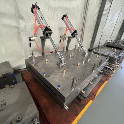 1 holte PVC plastic extrusie kalibrator Die voor PVC deurpaneel vorm in maat