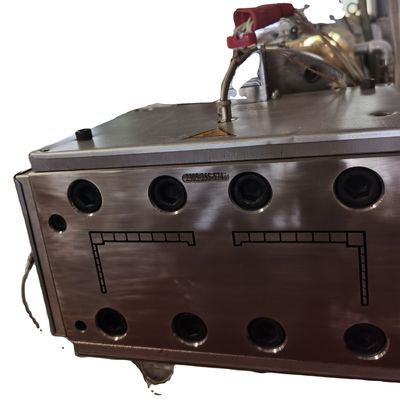 Twee holtes zilveren extrusie-lijstvorm voor het vormen van UPVC-deurframe en zilveren coating