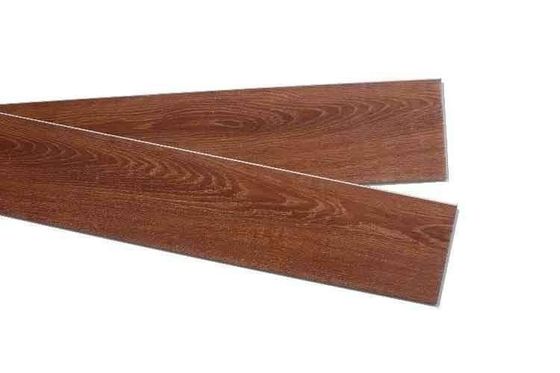 Chinese SPC-vloer-extrusielijn met 3CR17-vormingsmodus en extrusievorm