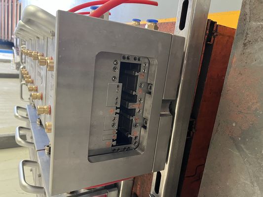 UPVC-vloervorm voor extrusietools voor hout en kunststof in grootte, materiaal en ontwerp van de klant
