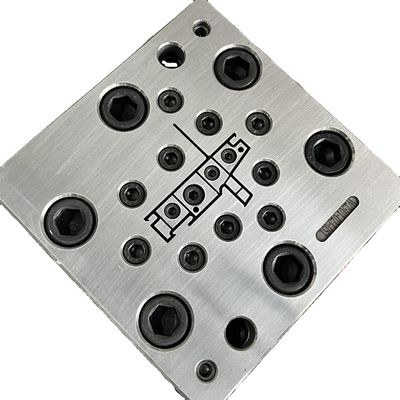 Klantgrootte 80 serie UPVC-ruitprofiel in zilver voor het gieten van ramen