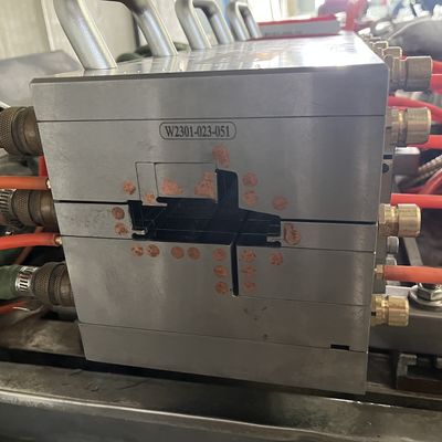 Klantgrootte 80 serie UPVC-ruitprofiel in zilver voor het gieten van ramen