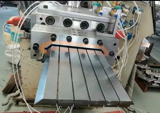 3CR17 Materiaal dat wordt gebruikt in PE WOOD MOULDEN Extrusiemulpster voor superieure dekvorm
