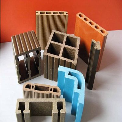 3CR17 Vormmateriaal WPC-dekproductiemachine voor buitenvloer- en wandpaneel