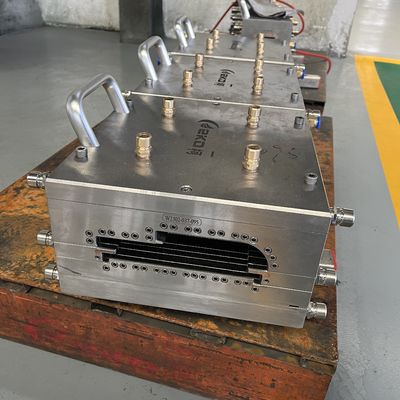 3CR17 Vormmateriaal PVC-profiel Extrusievormmaker voor houten plastic deurframe