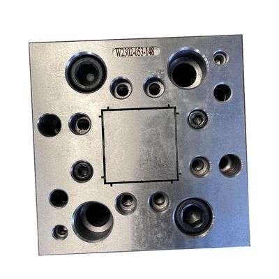Zilveren draadkanalvorm voor PVC-extrusie in het productieproces van huishoudelijke producten