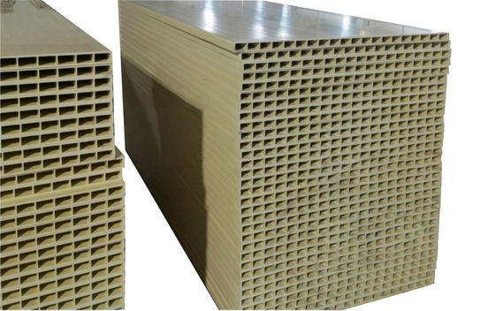 Plastic Mould voor PVC Plastic Profile Extrusion Productielijn van Skirting Baseboard