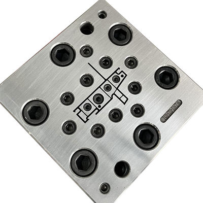 UPVC Plastic Skirting Baseboard Profile Extrusion Tool voor AutoCAD Design Performance