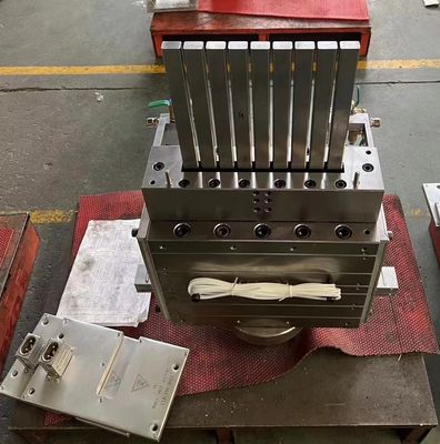 Buitenpaneelvorm voor PE zilveren houten plastic extrusie van dekvloer en deur