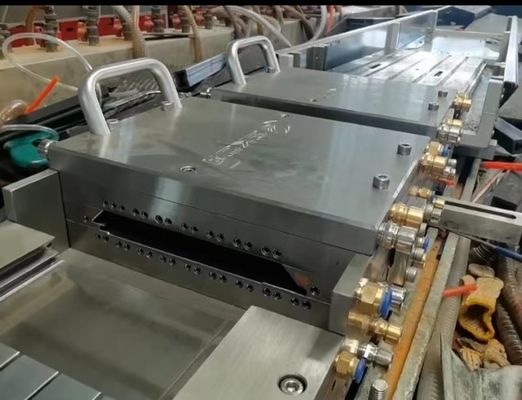 AutoCAD ontworpen PE-dek- en wandpaneelvorm-extrusietools voor profielvensters