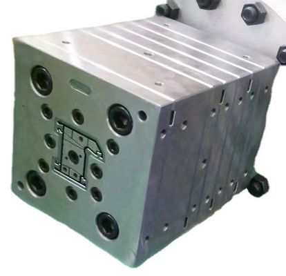 Professionele PVC-profielonderdelen extruderen voor elektroplatingpoetsbehandeling