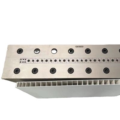 3CR17 Vormmateriaal UPVC holle roosterplaat en deurplaat voor interieurpanelen
