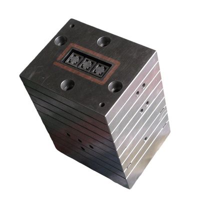 Precision WPC PVC Pipe and Profile Windows Extrusion Die Design Mould voor maat
