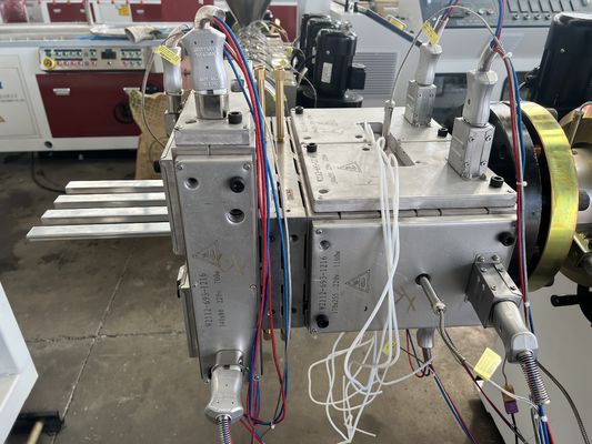 Elektroplatering Polijst WPC PVC-buis Extrusie Die Design Mould voor klantvereisten
