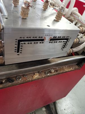 Zilveren PVC-ruitprofiel-extrusievorm voor verschillende ontwerpen en interlock-architectuur
