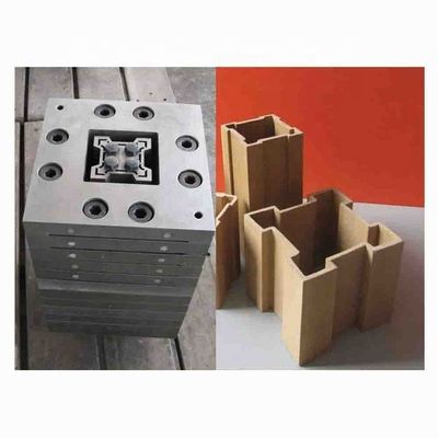 Precision WPC deurframe vorm en kalibratie met water tank