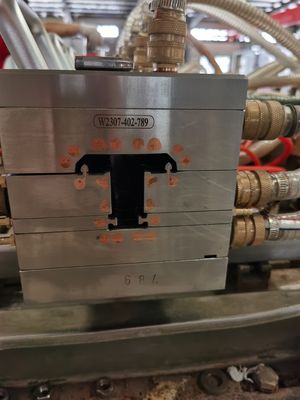 Zilveren extrusiemolden voor de productie van kunststof- en staalruitdeuren