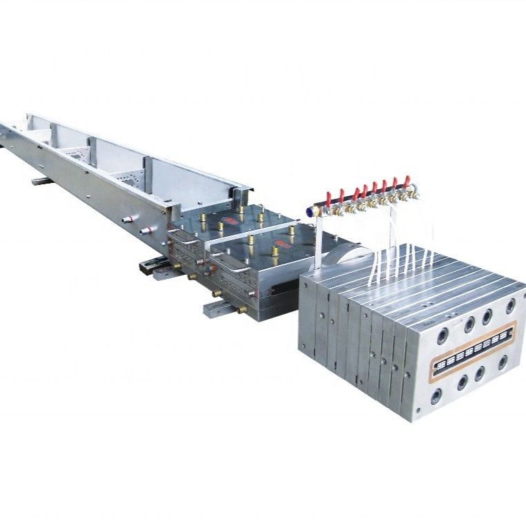 Hout Plastic WPC Extrusion Mould voor Decking Floor Wide 150mm Productielijn