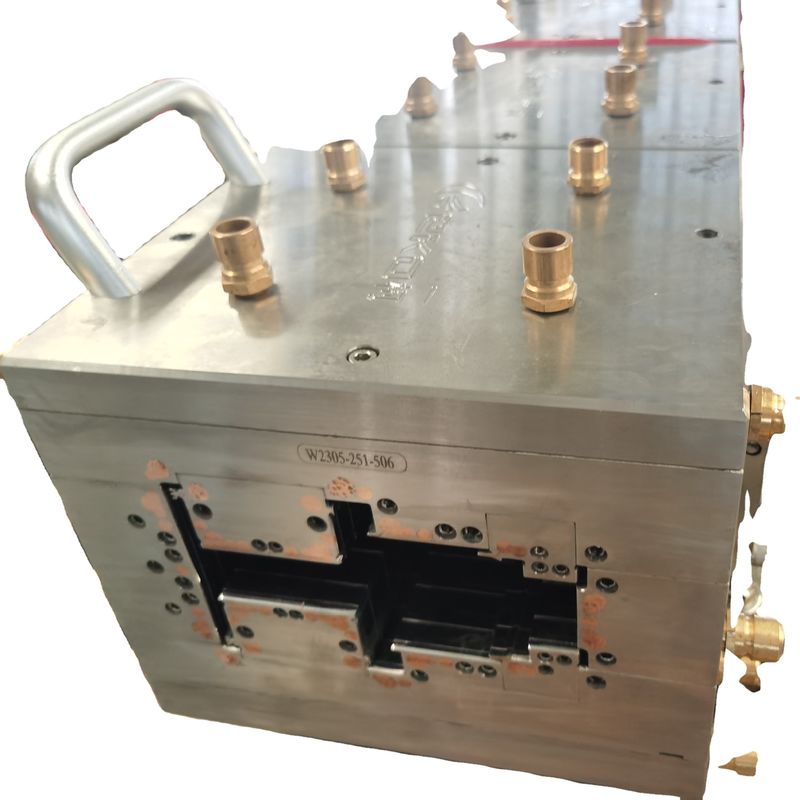80 Series UPVC Plastic Window Frame Mould voor huishoudelijk product Mould Zilveren profielen