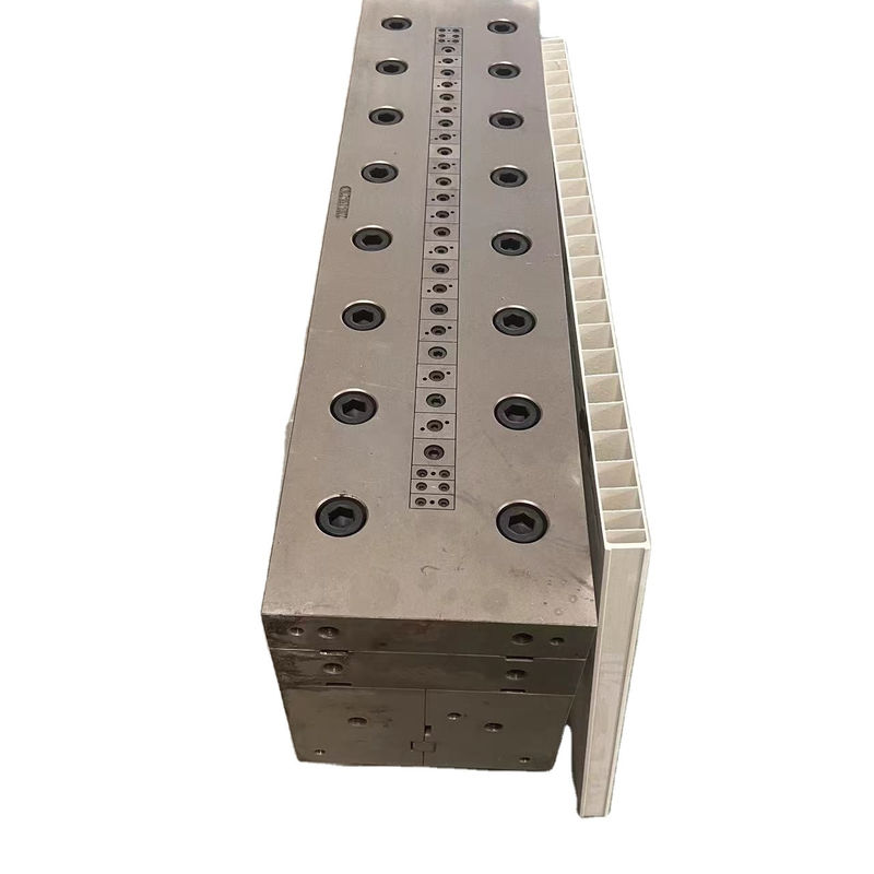 Elektroplatering Polijstbehandeling 3CR17 UPVC Hollow Panel Mould voor deur- en wandpaneel